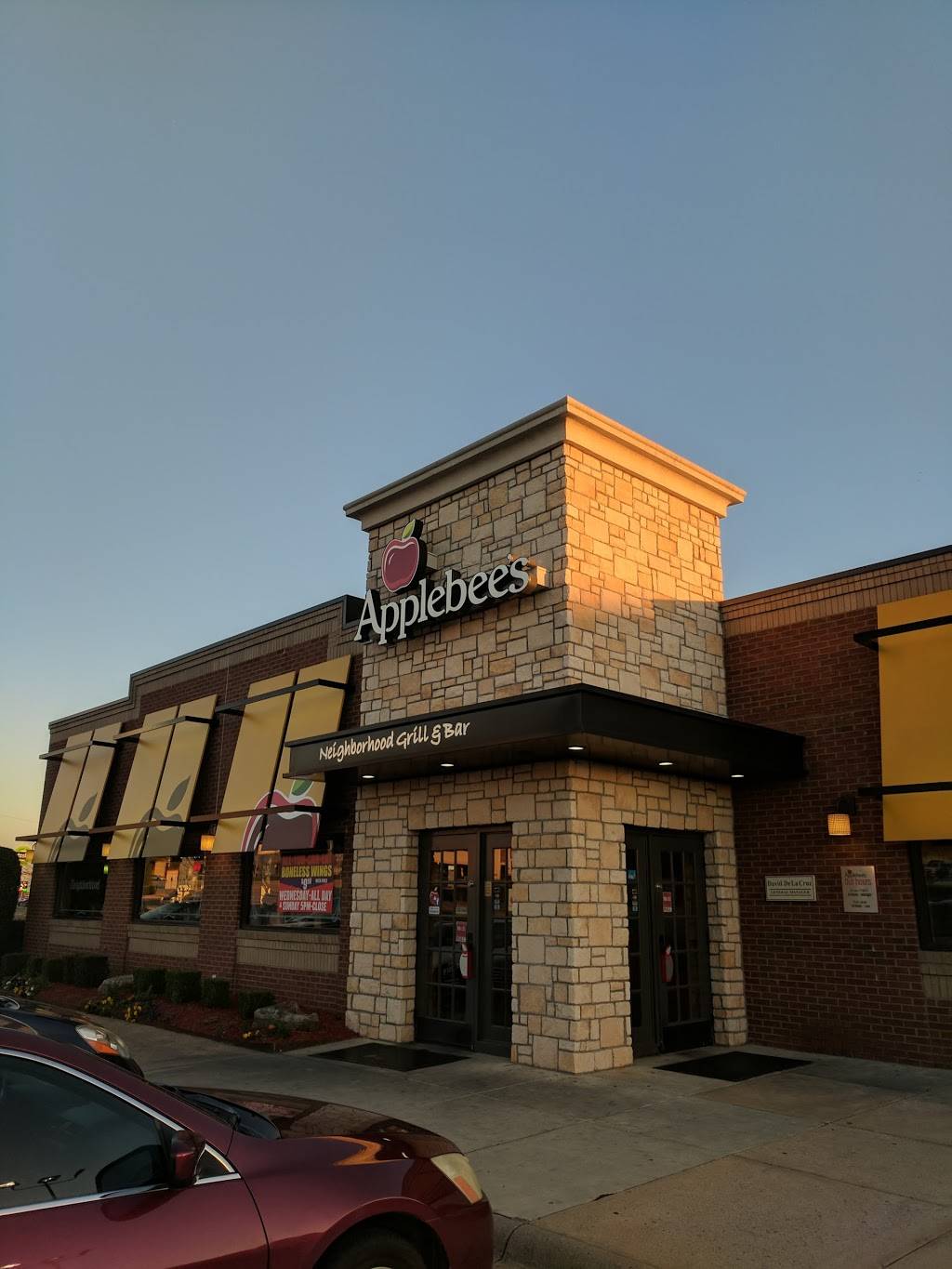 Applebees Grill + Bar | restaurant | 6818 Rogers Ave, Fort Smith, AR 72903, USA | 4794524112 OR +1 479-452-4112