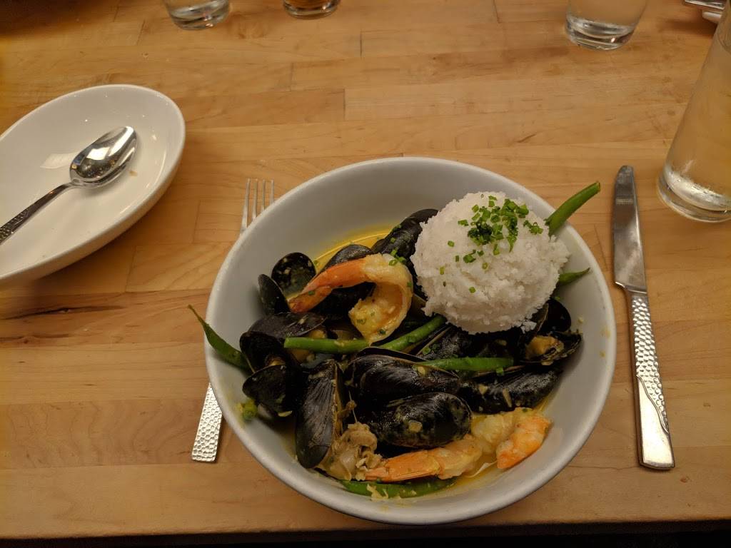 Public Fish & Oyster | restaurant | 513 W Main St, Charlottesville, VA 22903, USA | 4349955542 OR +1 434-995-5542