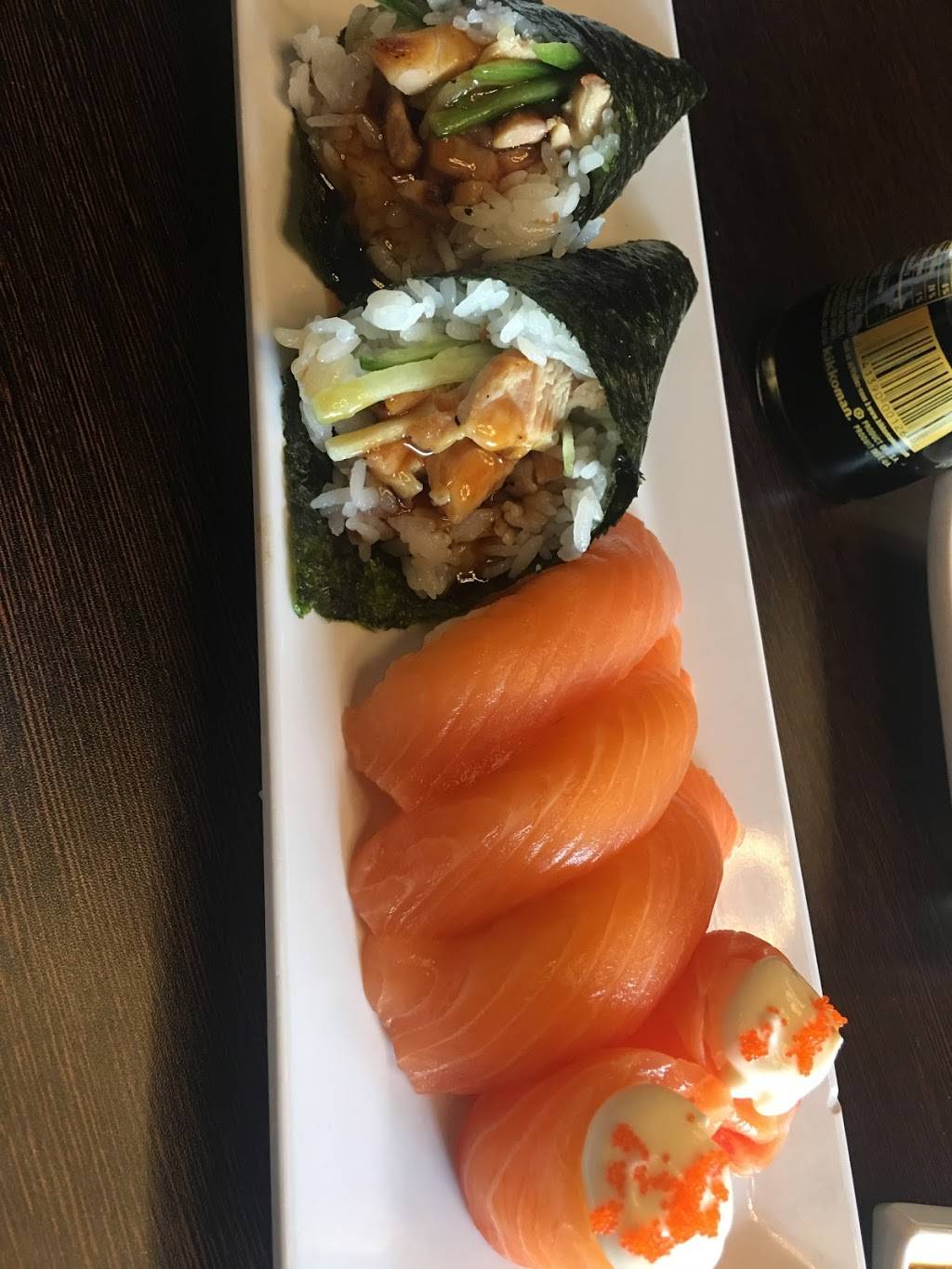 Sushi Den Teppanyaki | restaurant | 155 Wellington St E, Aurora, ON L4G 1J5, Canada | 9058413848 OR +1 905-841-3848