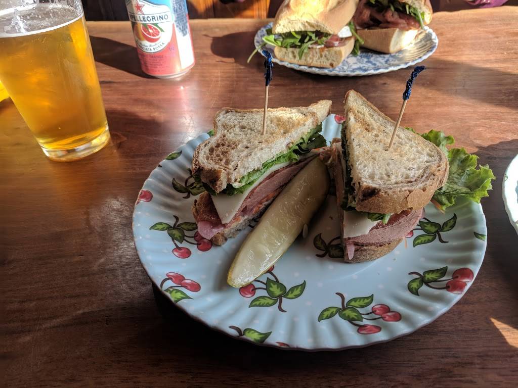 RAYS DELICATESSEN & TAVERN | restaurant | 900 Western Ave, Petaluma, CA 94952, USA | 7077629492 OR +1 707-762-9492