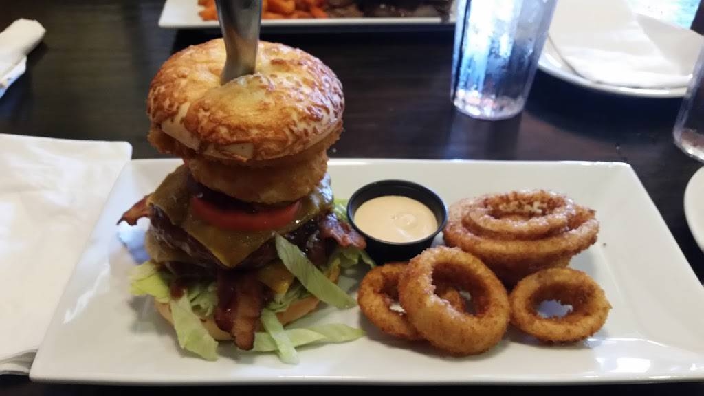 Crabby Joes Bar • Grill | restaurant | 409 Dundas St, Woodstock, ON N4S 1B8, Canada | 5195394946 OR +1 519-539-4946