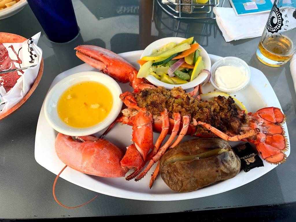 The Dockside Restsurant | restaurant | 110 School St, Hyannis, MA 02601, USA | 5088274355 OR +1 508-827-4355