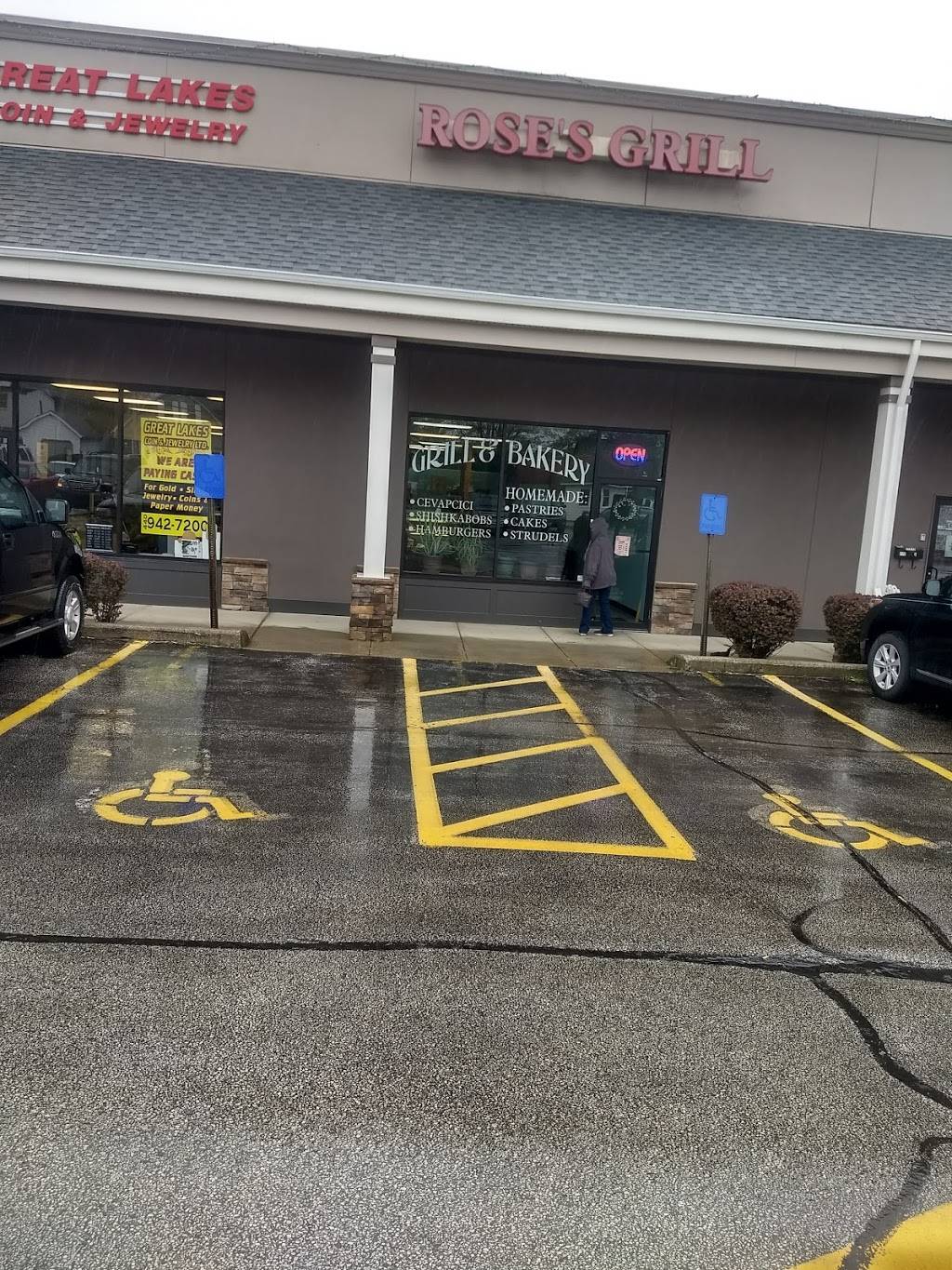 Roses Grill | restaurant | 37812 Vine St, Willoughby, OH 44094, USA | 4409461638 OR +1 440-946-1638