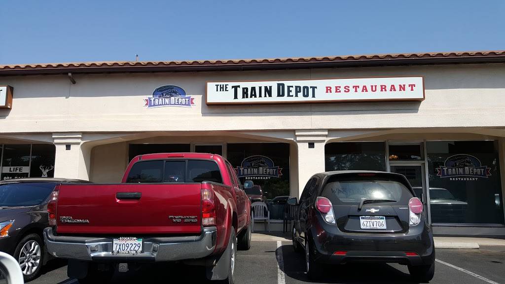 The Train Depot | restaurant | 3045 E Ashlan Ave, Fresno, CA 93726, USA | 5594421401 OR +1 559-442-1401