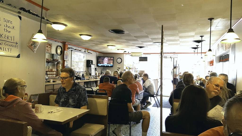 M & M Grill | restaurant | 218 E State St, Colon, MI 49040, USA | 2694322905 OR +1 269-432-2905