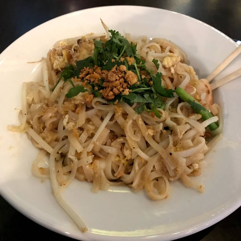 District 6 | night club | 3930 Shelbyville Rd, Louisville, KY 40207, USA | 5028735561 OR +1 502-873-5561