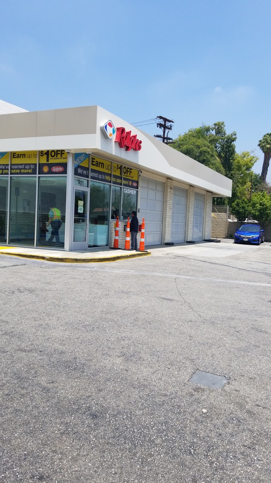 Ralphs Fuel Center | meal takeaway | 911 E Washington Blvd, Pasadena, CA 91104, USA | 8005764377 OR +1 800-576-4377