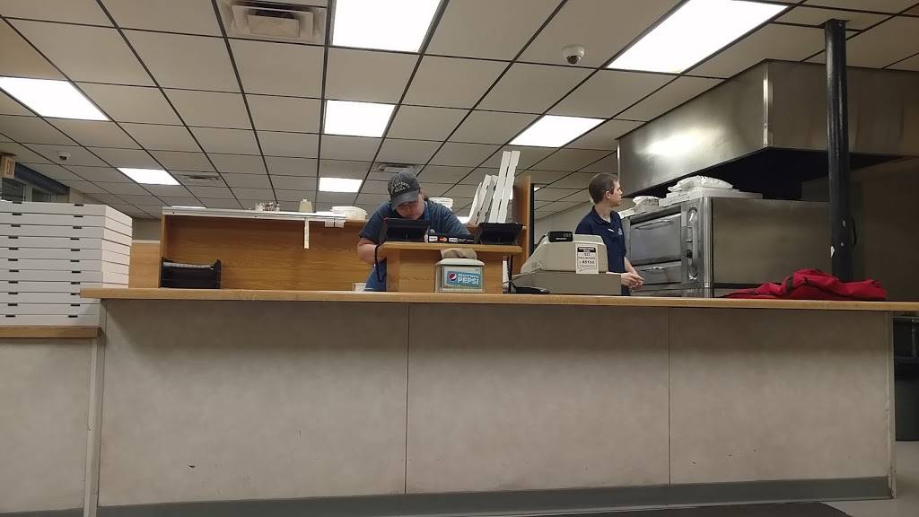 Paul Reveres Pizza | restaurant | 3201 Indianola Ave, Des Moines, IA 50315, USA | 5152449256 OR +1 515-244-9256