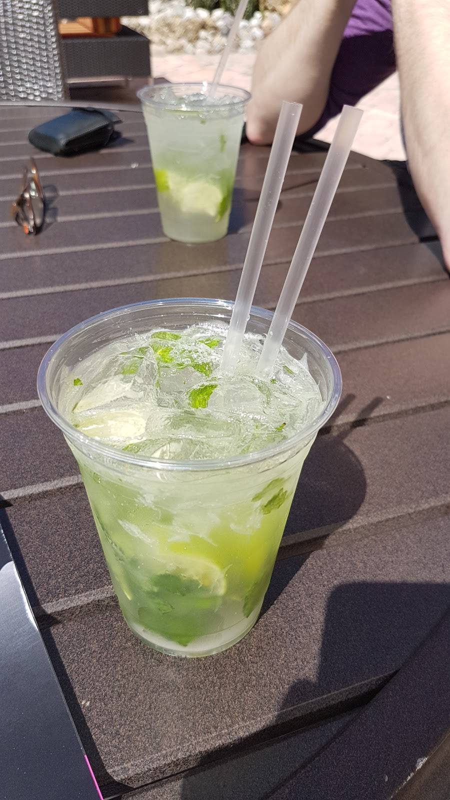 Harrys Poolside Bar & Grill | restaurant | 9840 International Dr, Orlando, FL 32819, USA | 4079969840 OR +1 407-996-9840