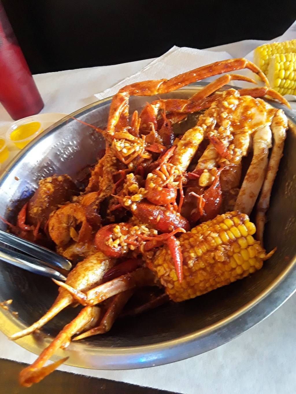 Crazy Cajun Seafood & Sports | restaurant | 13280 Northwest Fwy, Houston, TX 77040, USA | 7136905586 OR +1 713-690-5586