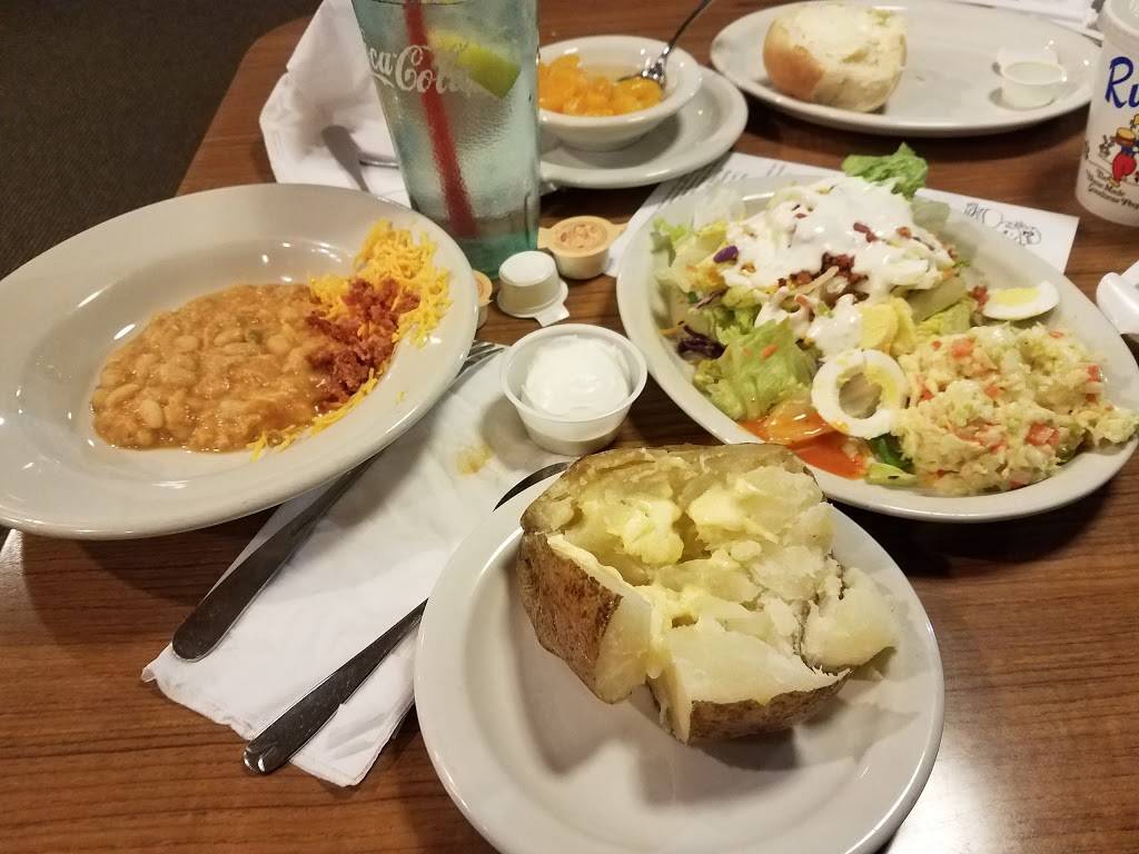 Russ Restaurant | restaurant | 1313 S Beacon Blvd, Grand Haven, MI 49417, USA | 6168463330 OR +1 616-846-3330