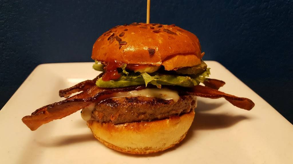 Blu Burger Grille | restaurant | 32409 N Scottsdale Rd, Scottsdale, AZ 85266, USA | 4805758040 OR +1 480-575-8040