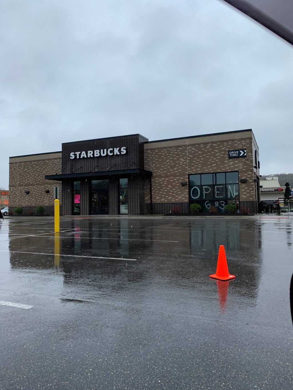 Starbucks | cafe | 871 Washington St, Middletown, CT 06457, USA | 4754140822 OR +1 475-414-0822