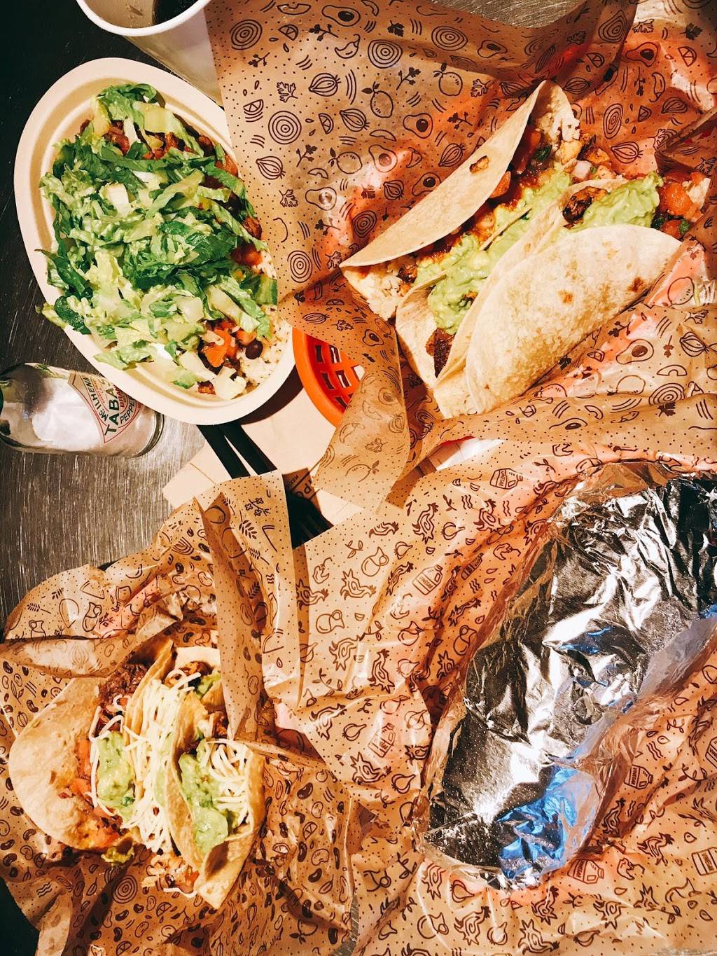 Chipotle Mexican Grill | restaurant | 334 Russell St, Hadley, MA 01035, USA | 4135879888 OR +1 413-587-9888