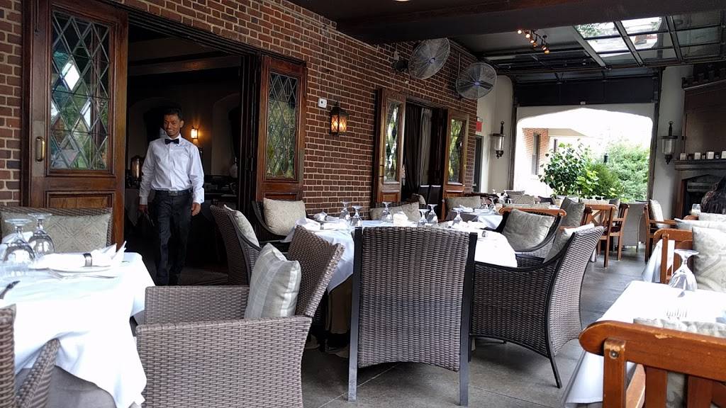 Ambassador Dining Room | restaurant | 3811 Canterbury Rd, Baltimore, MD 21218, USA | 4103661484 OR +1 410-366-1484