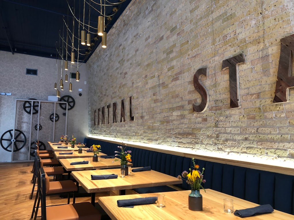 Central Standard Craft Distillery Crafthouse & Kitchen | restaurant | 320 E Clybourn St, Milwaukee, WI 53202, USA | 4144558870 OR +1 414-455-8870