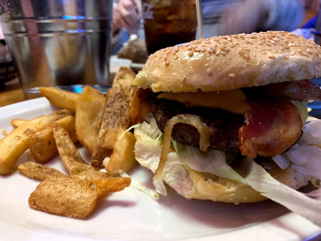 Texas Roadhouse | restaurant | 757 E Lewis and Clark Pkwy, Clarksville, IN 47129, USA | 8122801103 OR +1 812-280-1103