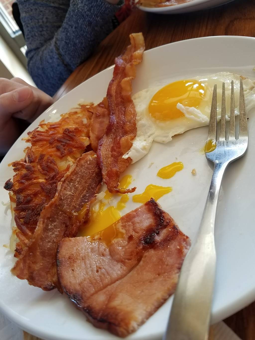 Sunny Street Café | restaurant | 7573 Sawmill Rd, Dublin, OH 43016, USA | 6149327008 OR +1 614-932-7008