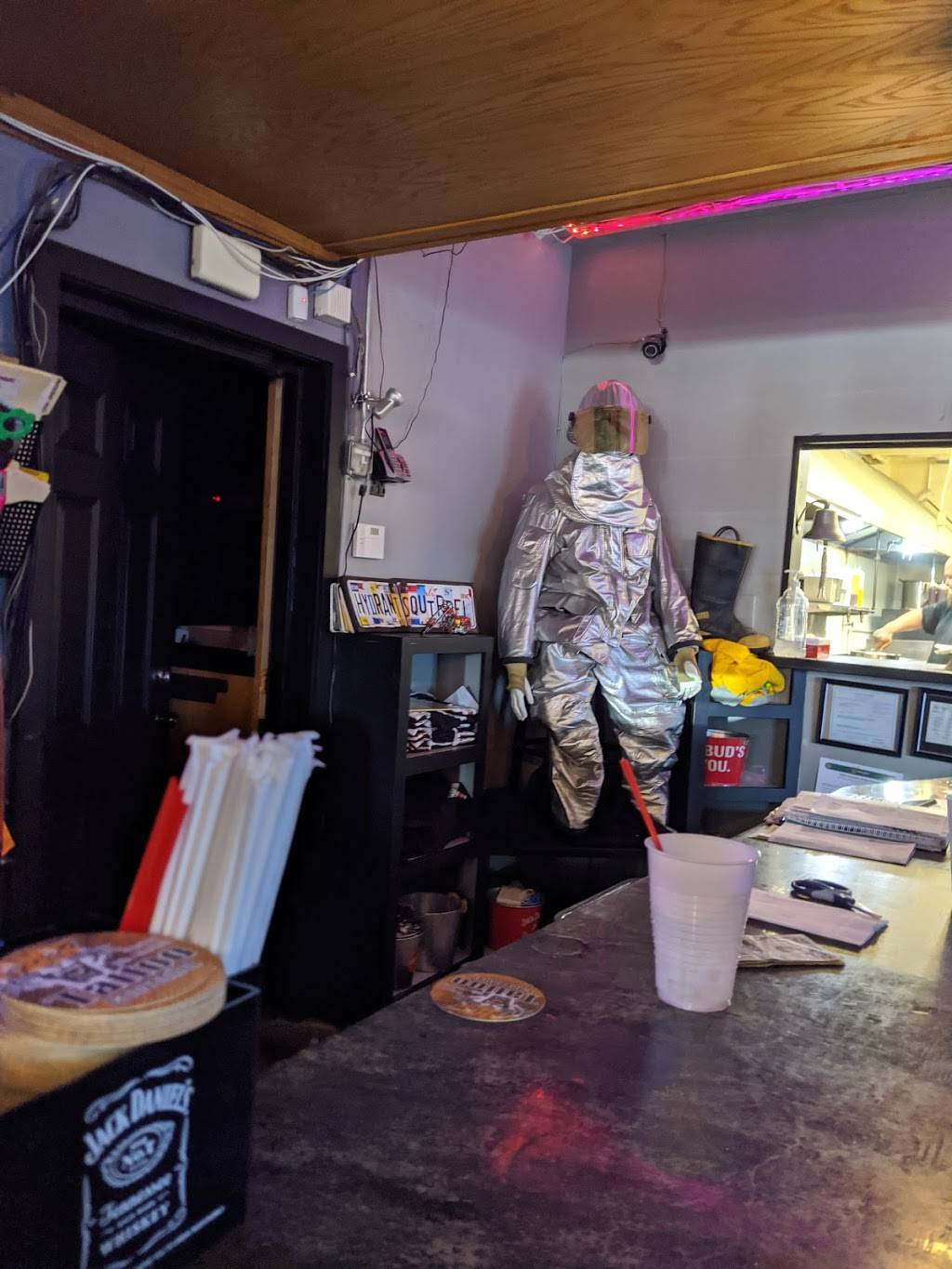 The Hydrant Pub and Grub | restaurant | 786 Front St, Berea, OH 44017, USA | 4405327060 OR +1 440-532-7060