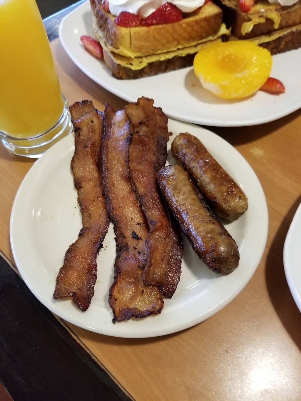 Mothers Day Restaurant | restaurant | 8815 Cermak Rd, North Riverside, IL 60546, USA | 7084420400 OR +1 708-442-0400