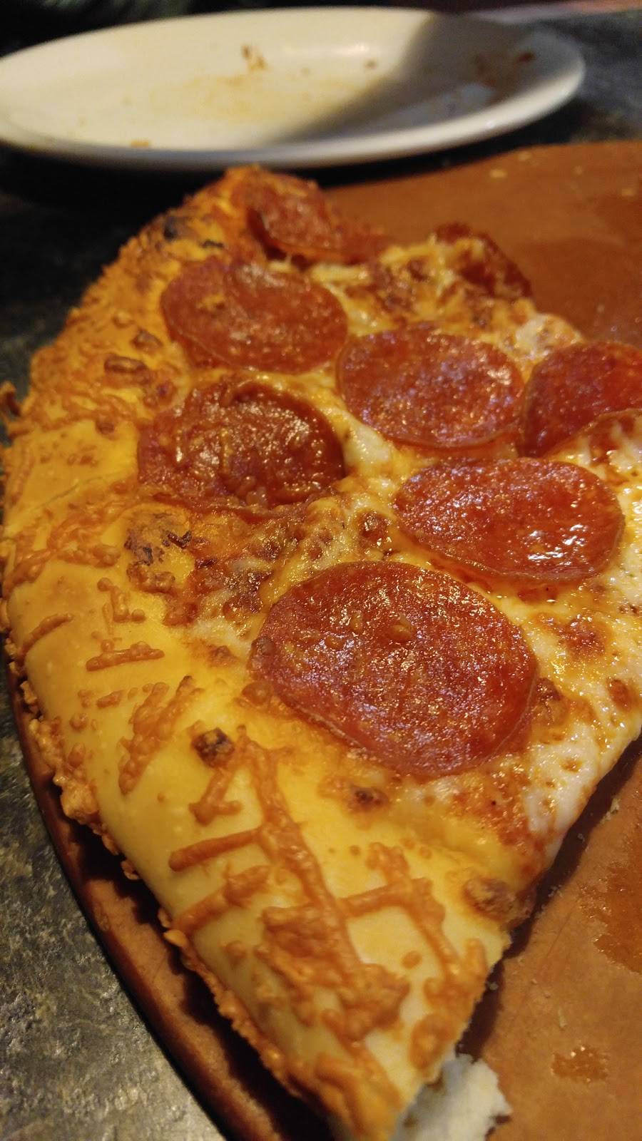 Pizza Hut | restaurant | 7031 Bandera Rd, San Antonio, TX 78238, USA | 2106815581 OR +1 210-681-5581