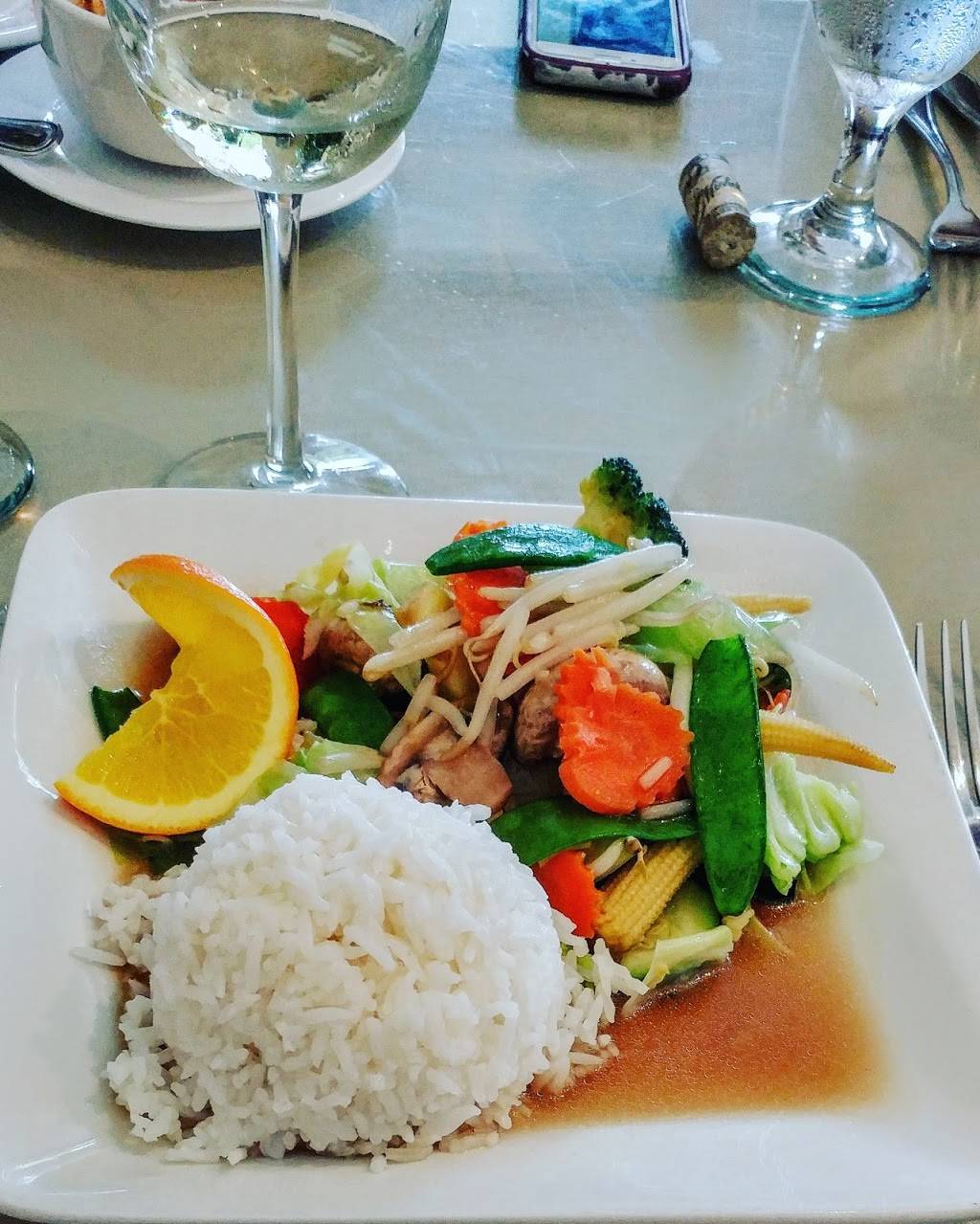 Benjarong Thai Cuisine | restaurant | 1001 W Park Ave, Redlands, CA 92373, USA | 9097923235 OR +1 909-792-3235