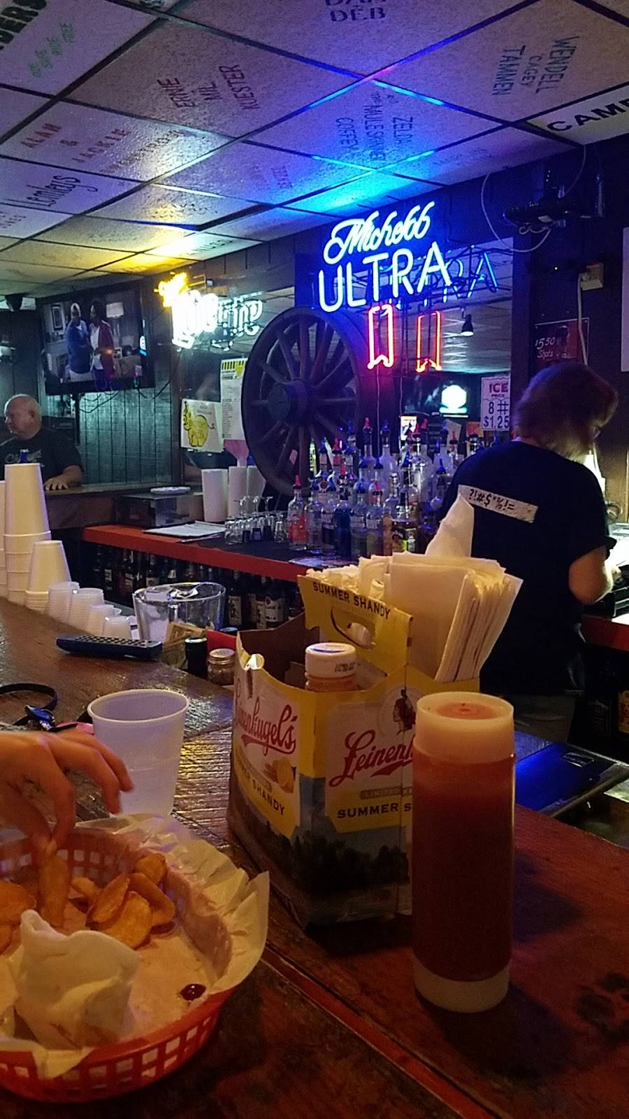 Murdocks Place | restaurant | 107 S Oak St, Loda, IL 60948, USA | 2173869505 OR +1 217-386-9505