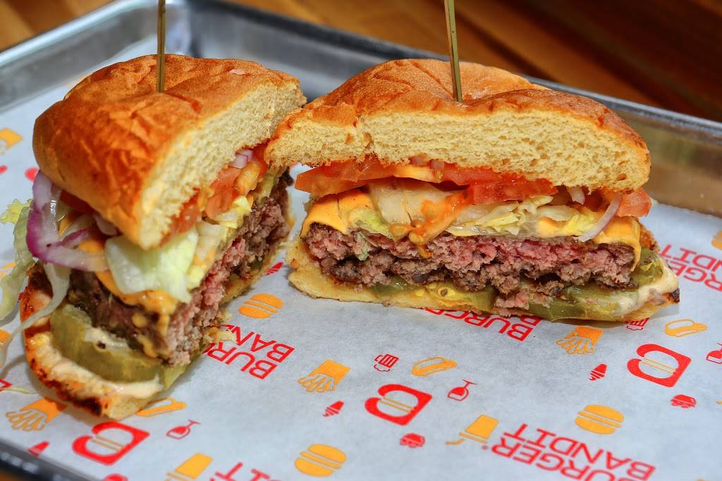 Burger Bandit | restaurant | 2 Broadway, Lynbrook, NY 11563, USA | 5165934015 OR +1 516-593-4015