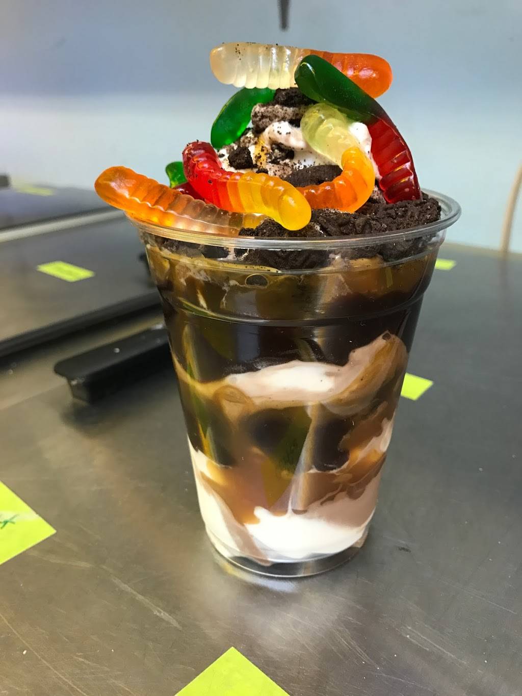 Ice Cream Hut | restaurant | 11 Hardwick Rd, Boothbay, ME 04537, USA | 2076334828 OR +1 207-633-4828