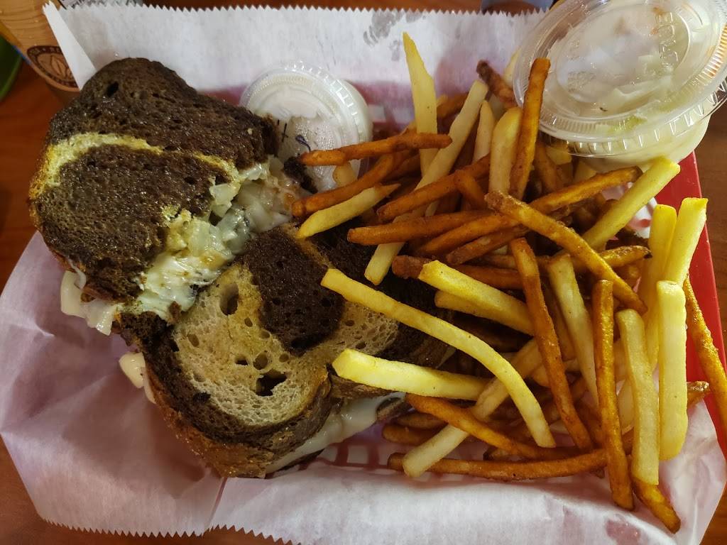 LIGHTHOUSE GRILL at HIDEAWAY CAMPGROUND | restaurant | 9671 Silver Lake Rd, Silver Lake, MI 49436, USA | 2318734428 OR +1 231-873-4428