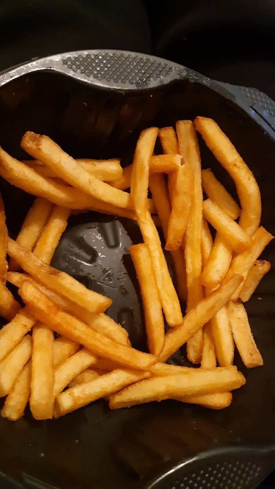 Pizza Hut | meal delivery | 1630 Albion Rd, Etobicoke, ON M9V 5H5, Canada | 4163101010 OR +1 416-310-1010