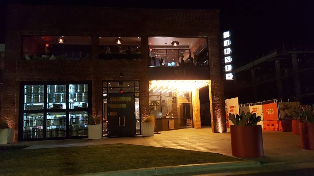 Sonic Drive-In | restaurant | 900 W Sheridan Ave, Oklahoma City, OK 73106, USA | 4052342299 OR +1 405-234-2299