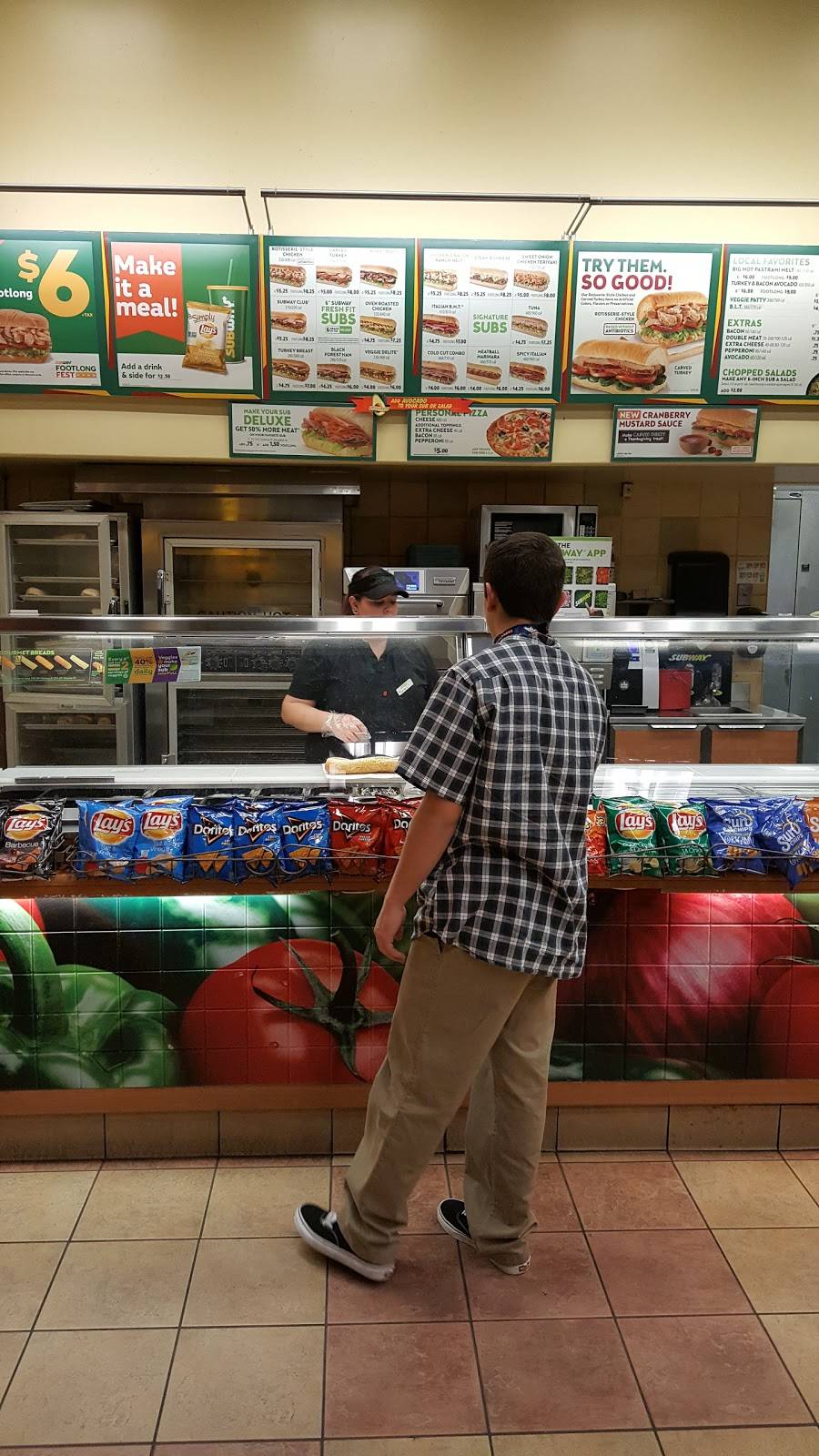 Subway | restaurant | 110 W Main St, Visalia, CA 93291, USA | 5596255000 OR +1 559-625-5000