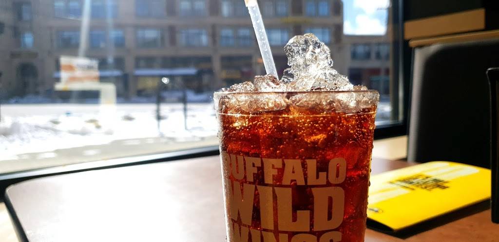 Buffalo Wild Wings | restaurant | 12459 Cedar Rd, Cleveland Heights, OH 44106, USA | 2163713331 OR +1 216-371-3331