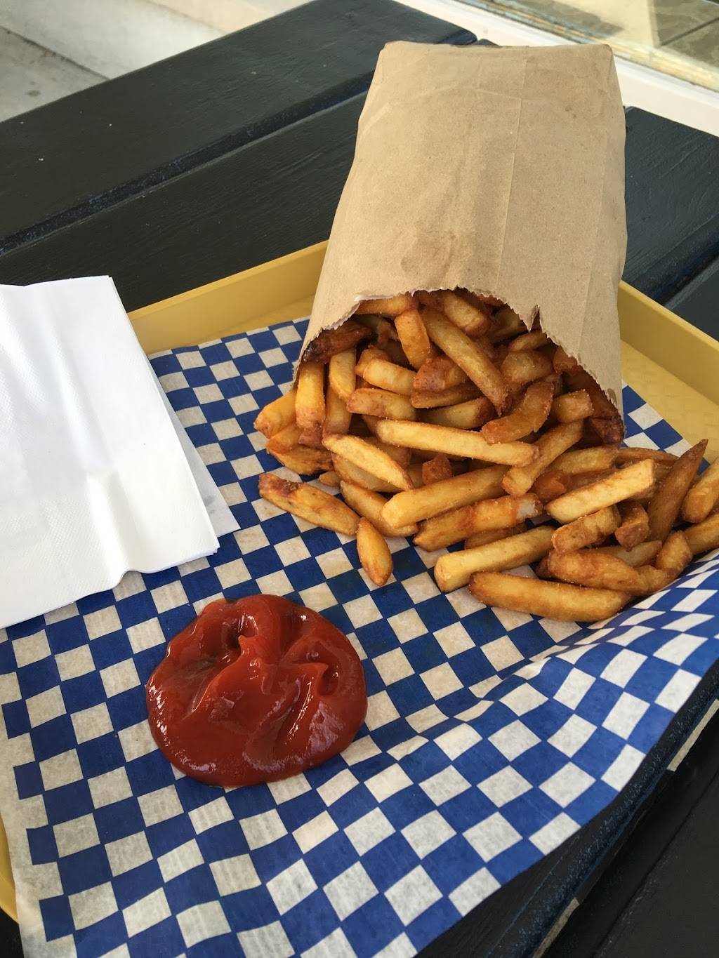 Casse Croute Frite Royal | restaurant | 253 Boulevard Maloney E, Gatineau, QC J8P 1C3, Canada | 8196639904 OR +1 819-663-9904