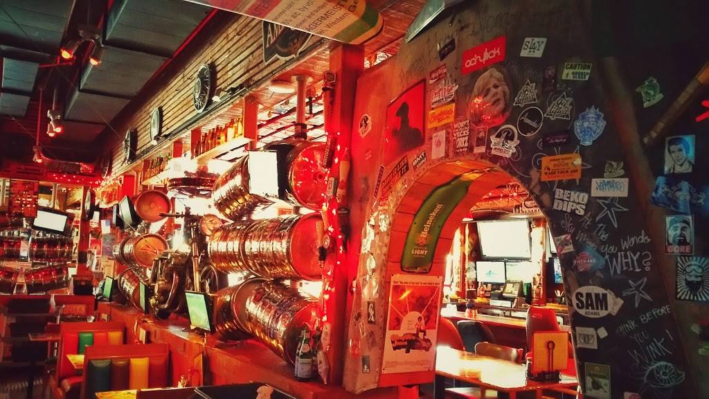 Barneys Beanery Burbank | restaurant | 250 N 1st St, Burbank, CA 91502, USA | 8185242912 OR +1 818-524-2912