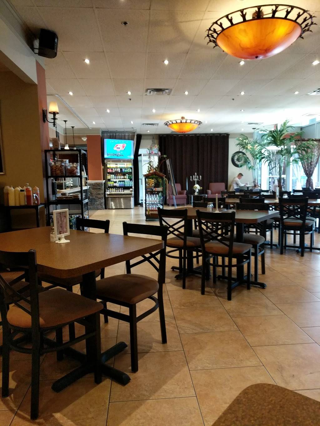 Bravo Bistro | restaurant | 2560 Matheson Blvd E #121, Mississauga, ON L4W 4Y9, Canada | 9056294062 OR +1 905-629-4062