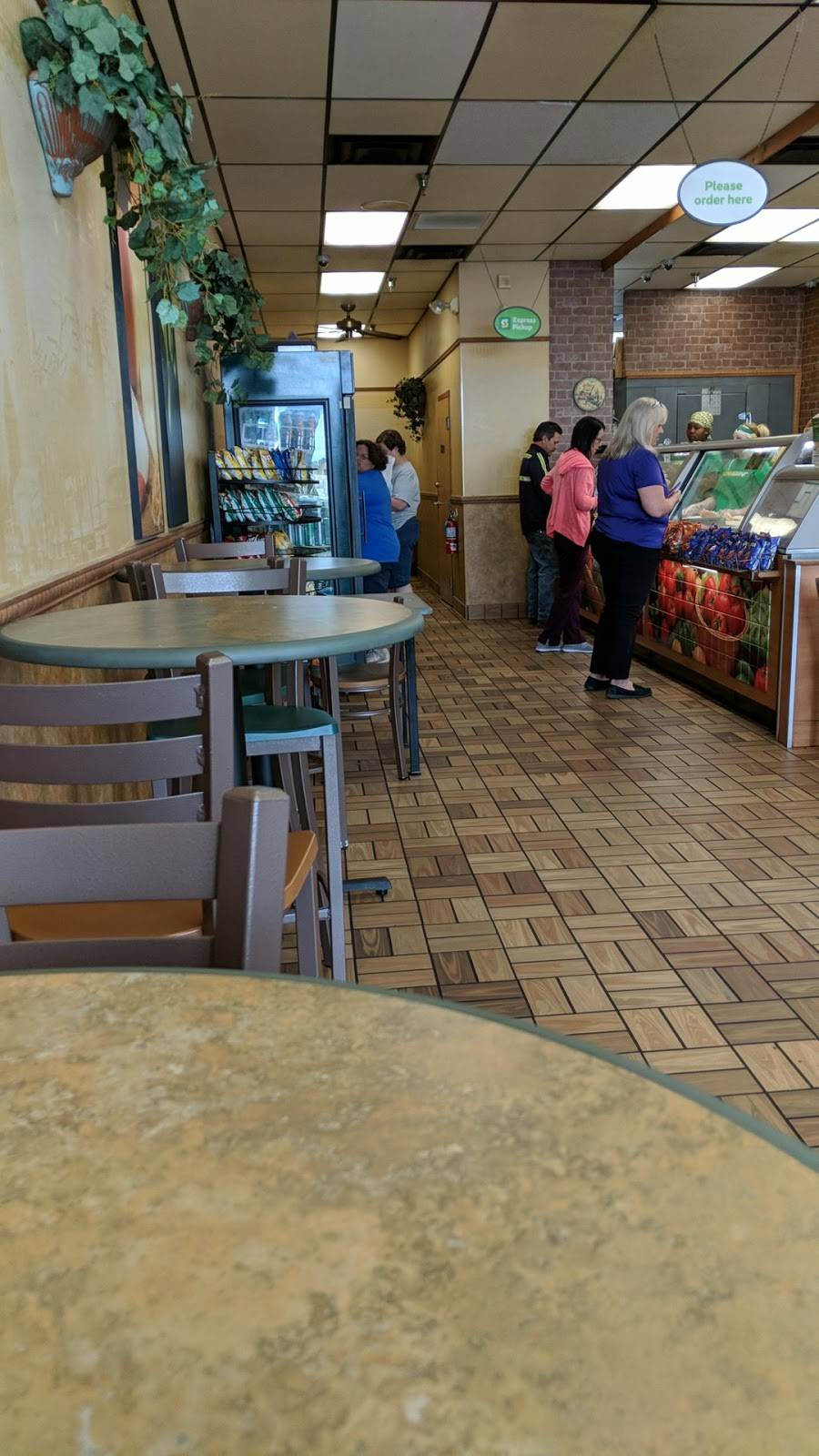 Subway | restaurant | 6820 Suwannee Plaza Ln, Live Oak, FL 32060, USA | 3863627497 OR +1 386-362-7497