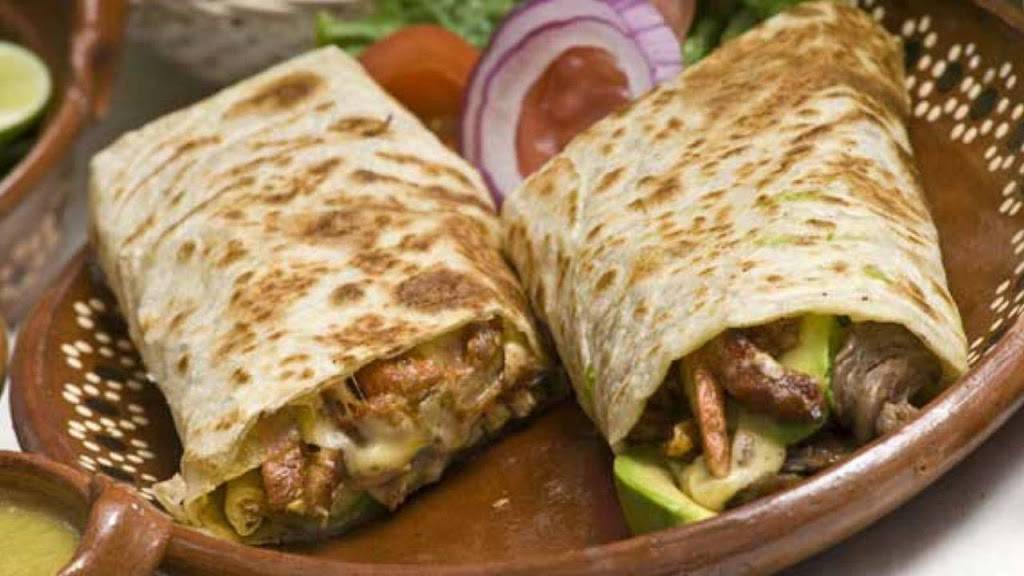 Rincon Lagunero | restaurant | 2720 Pearl Ave, Fort Worth, TX 76164, USA | 8177206690 OR +1 817-720-6690