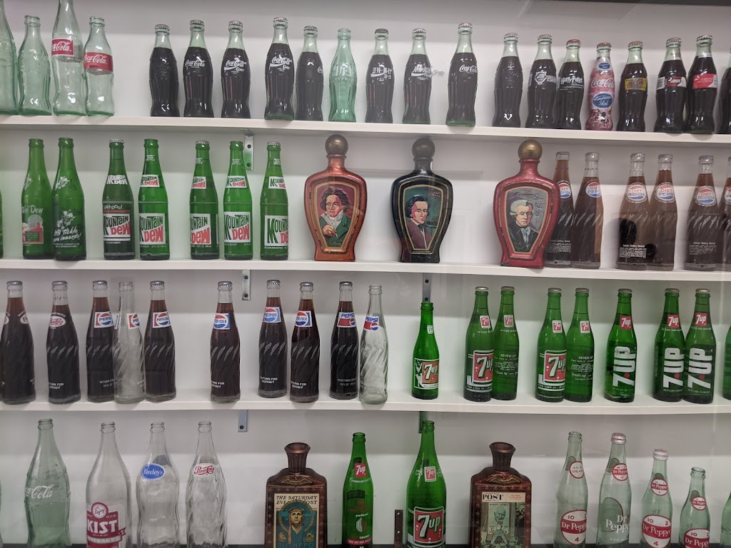 Flashbacks Fountain & Grill | restaurant | 1255 N Coast Hwy, Newport, OR 97365, USA | 5415741955 OR +1 541-574-1955