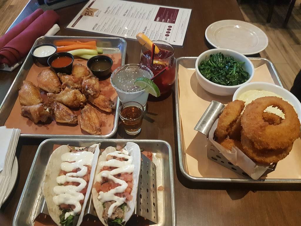 Bobby Vs Restaurant & Sports Bar | restaurant | 268 Atlantic St, Stamford, CT 06901, USA | 2038834320 OR +1 203-883-4320