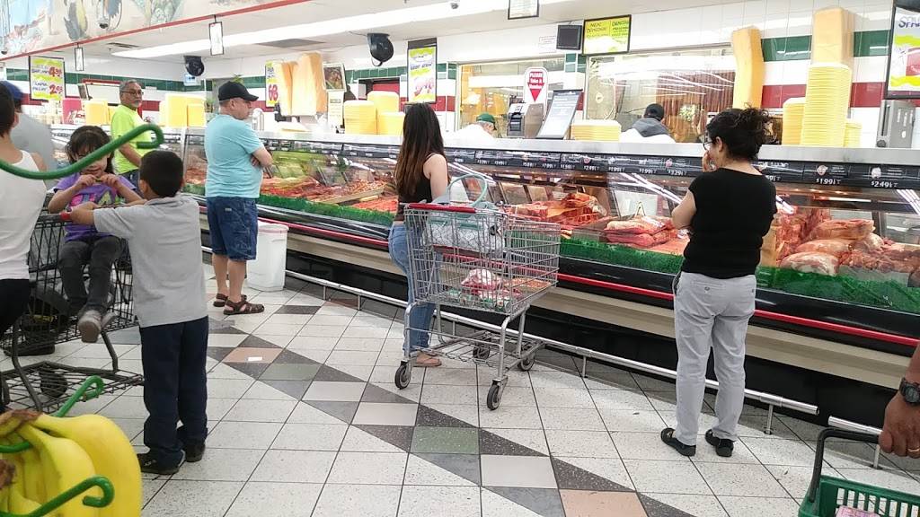 Supermercado La Chiquita | restaurant | 4926 W Cermak Rd, Cicero, IL 60804, USA | 7087807157 OR +1 708-780-7157