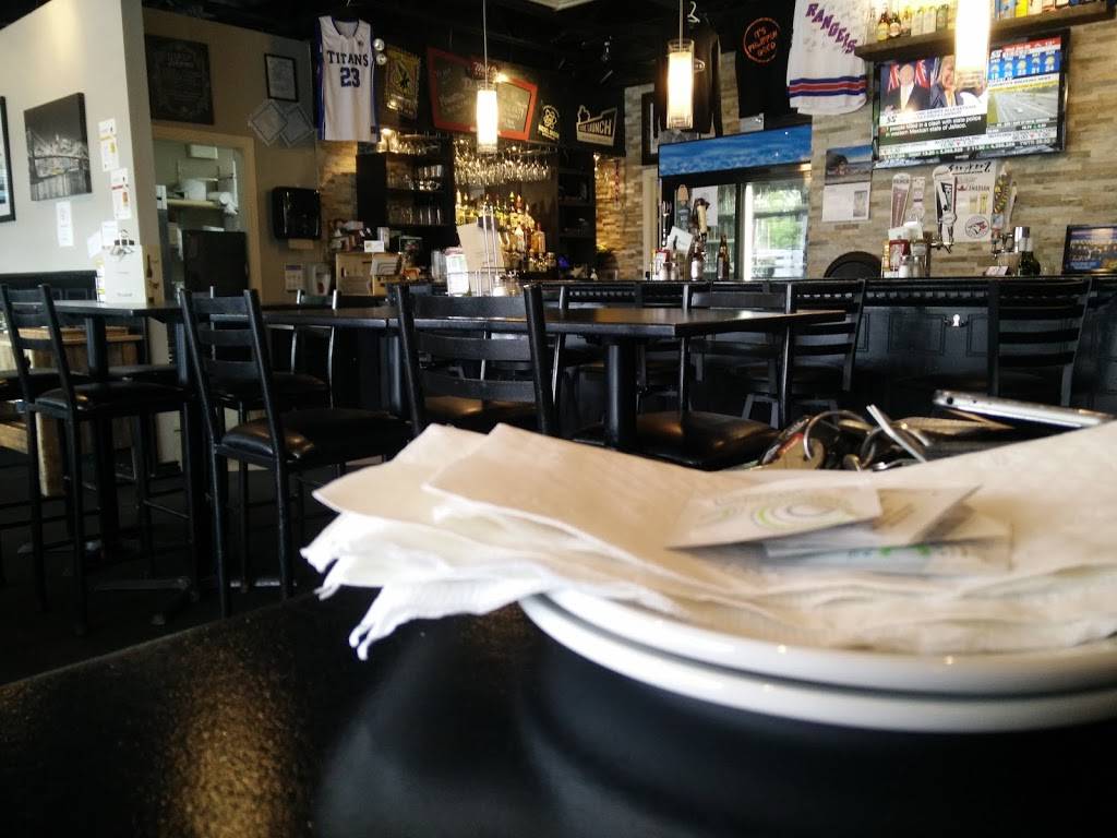 StrykerZ Kitchen and Bar | restaurant | 120 Ottawa St N, Kitchener, ON N2H 3K5, Canada | 5192084888 OR +1 519-208-4888