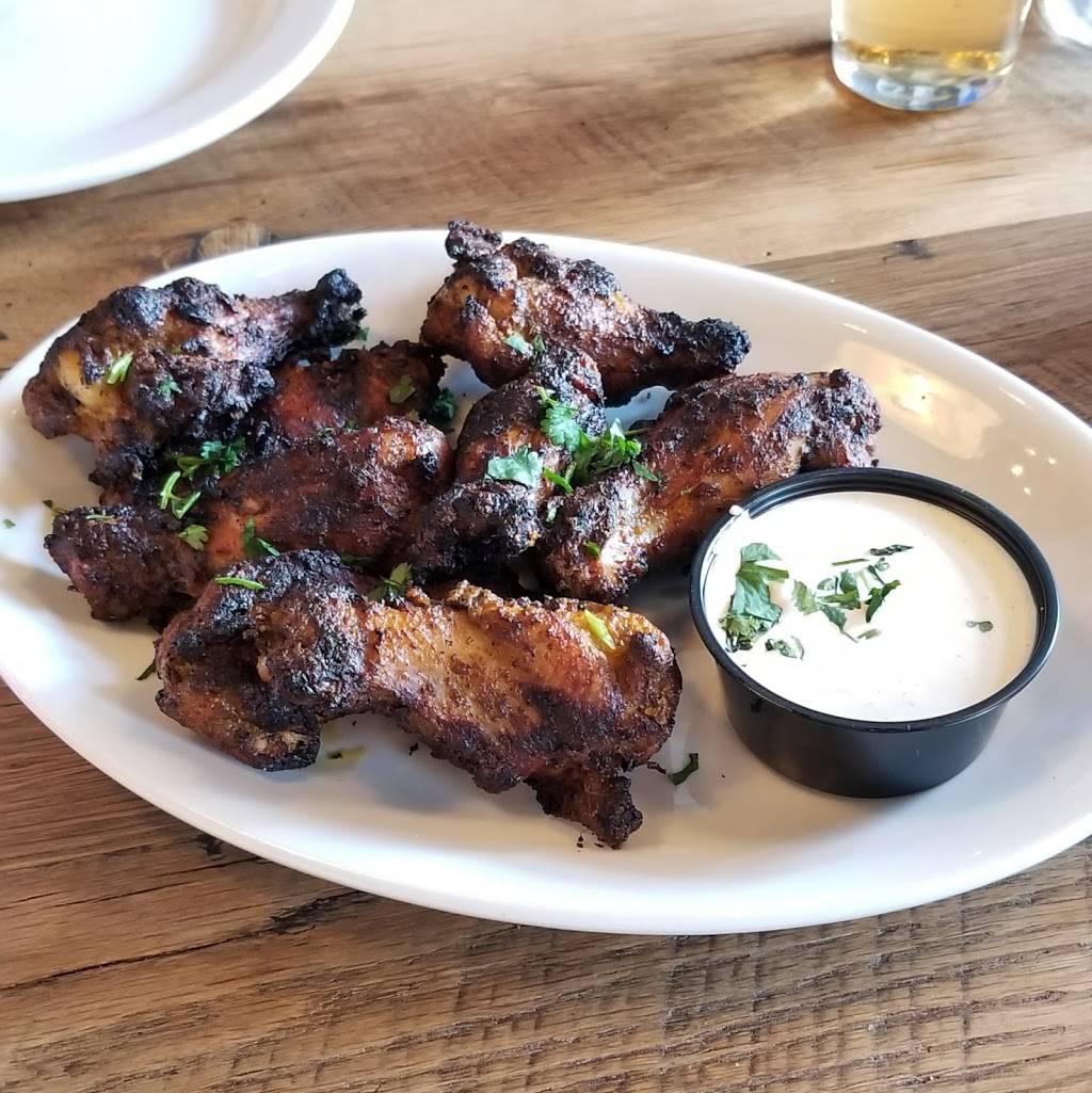 Pies & Pints | restaurant | 13901 Town Center Blvd Suite 100, Noblesville, IN 46060, USA | 3177747437 OR +1 317-774-7437