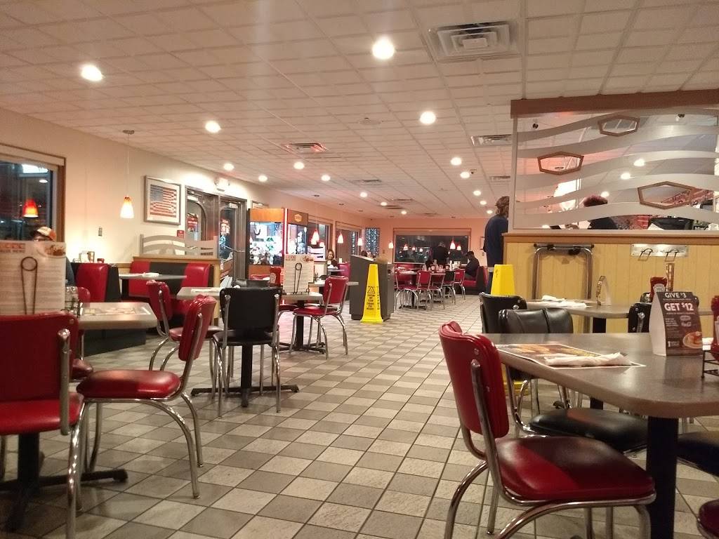 Dennys | restaurant | 3228 SE Loop 820, Forest Hill, TX 76140, USA | 8177082228 OR +1 817-708-2228