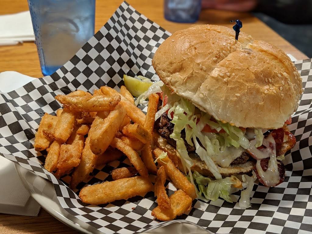 Lews Restaurant SW Roanoke | restaurant | 11 Walnut Ave SW, Roanoke, VA 24016, USA | 5406825925 OR +1 540-682-5925