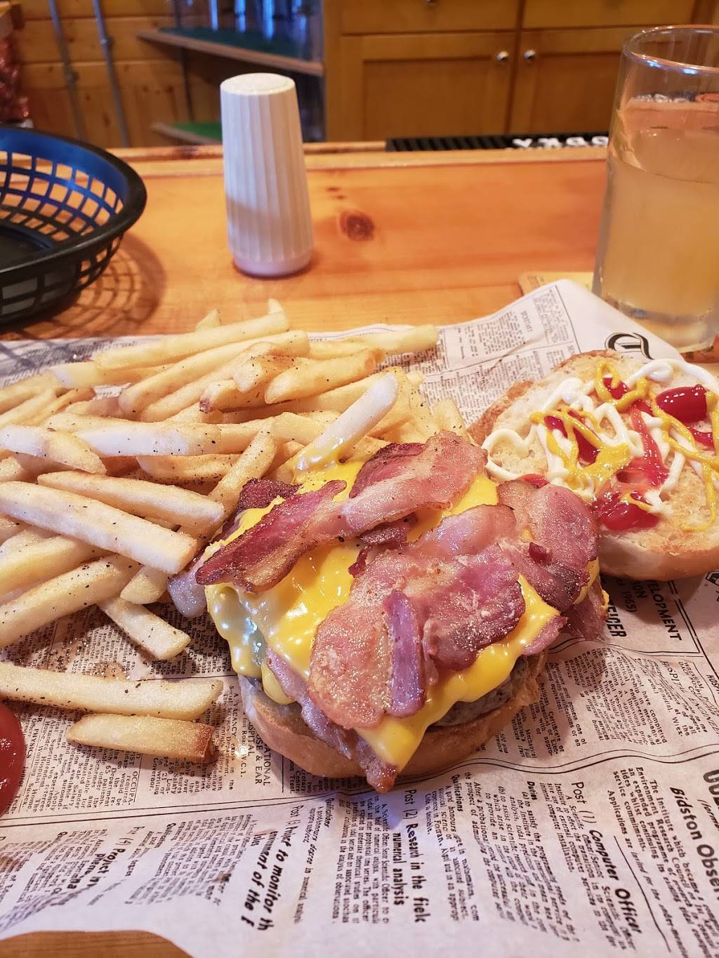 Bon Ton Tavern | restaurant | 212 Main St S, Luck, WI 54853, USA | 7154722959 OR +1 715-472-2959