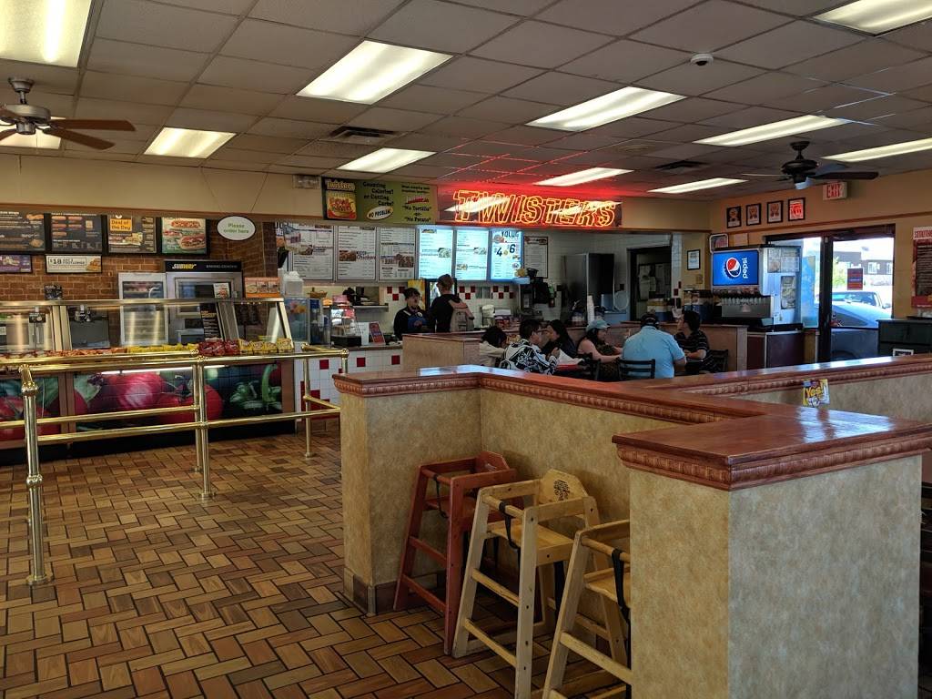 Twisters Burgers and Burritos | restaurant | 2103 Menaul Blvd NE, Albuquerque, NM 87107, USA | 5058841828 OR +1 505-884-1828