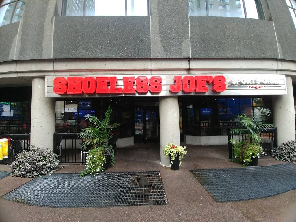 Shoeless Joes Sports Grill | restaurant | 249 Queens Quay W, Toronto, ON M5J 1B5, Canada | 4169157478 OR +1 416-915-7478