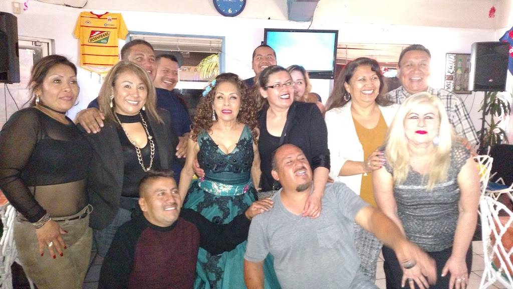 Hot Cazuelas | restaurant | 1395 W Holt Ave, Pomona, CA 91768, USA | 9097668140 OR +1 909-766-8140